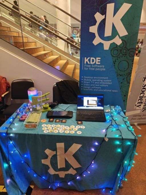 38C3 KDE Assembly (photo by Carl Schwan)